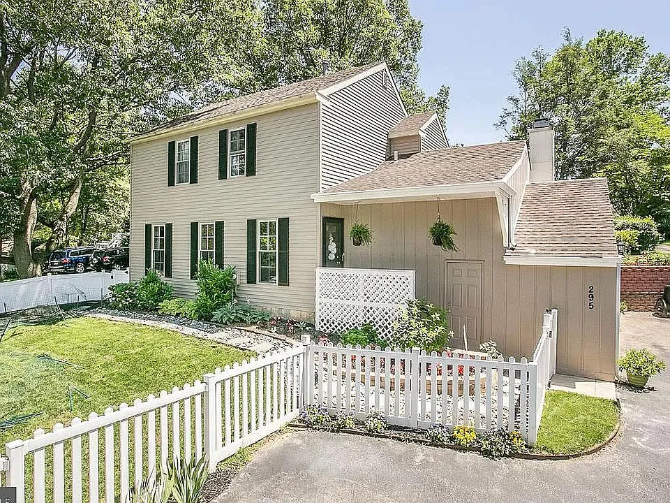 295 Sugartown Rd