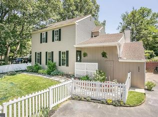 295 Sugartown Rd, Wayne, PA 19087