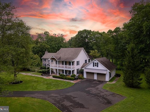 2nd image of 1627 E Saw Mill Rd