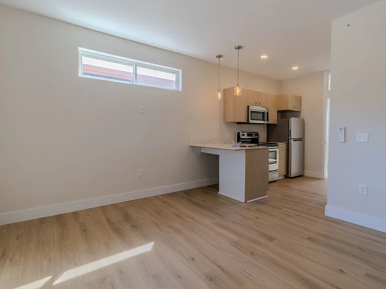 1 Bed 1 Bath in Downtown Traverse City — Photo 6