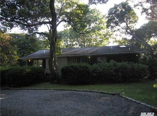5 Beach Plum Ln, Saint James, NY 11780