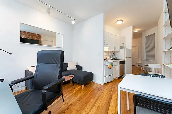 Rented by Owner | media 12