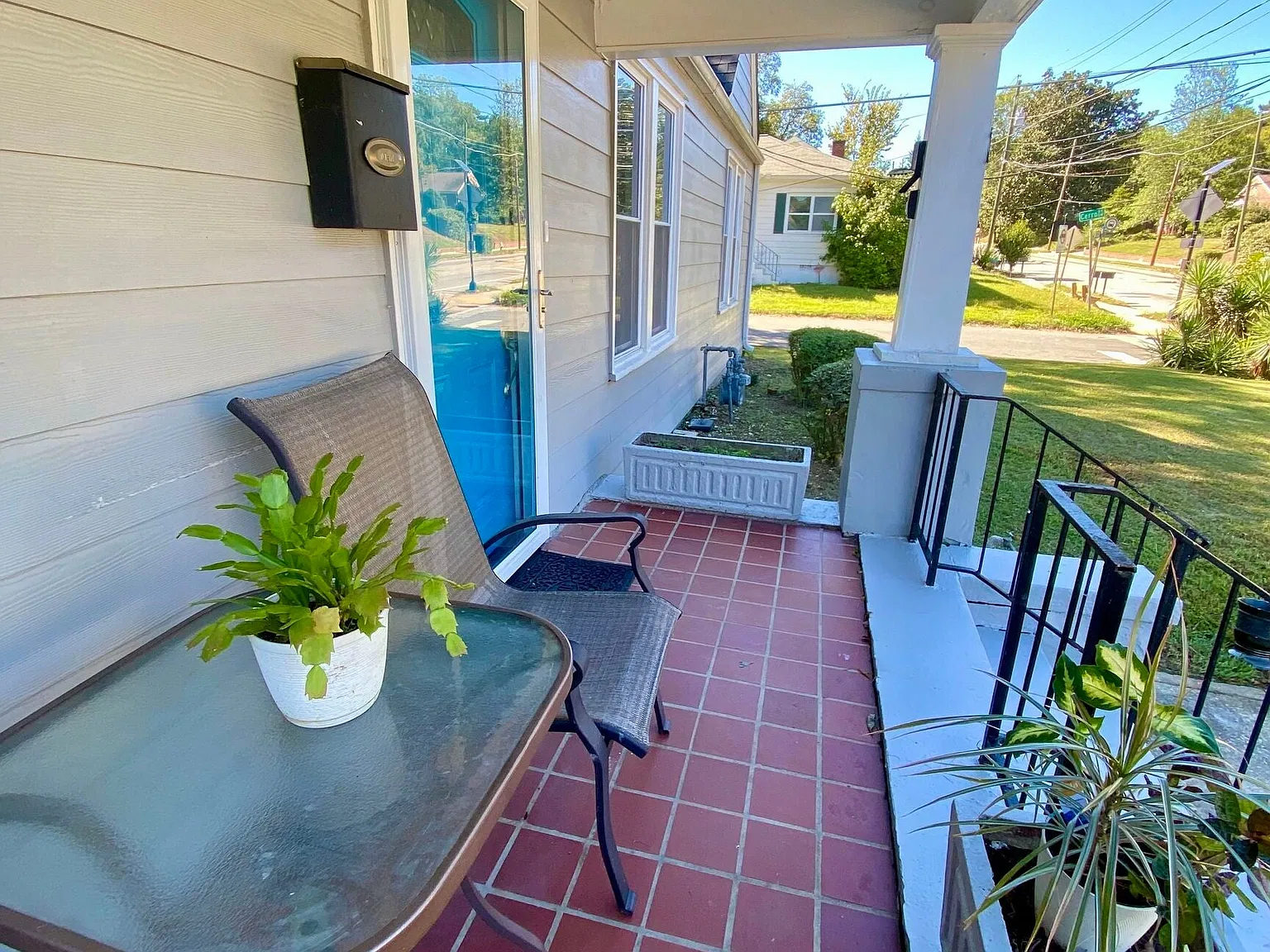 4 bed, 1753 sqft, $2,500 — Photo 2