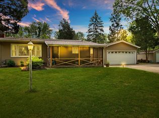 25605 W Old Grand Ave, Ingleside, IL 60041