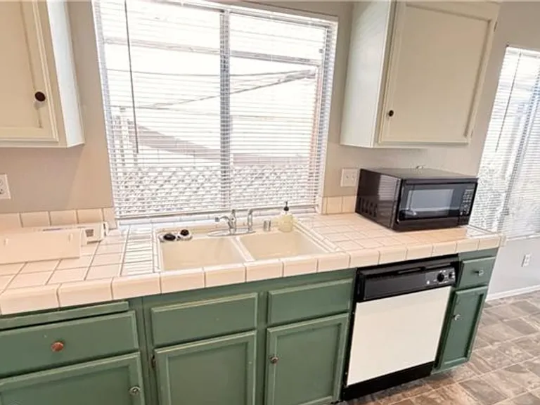 7220 Paradise Bay Dr — Photo 16