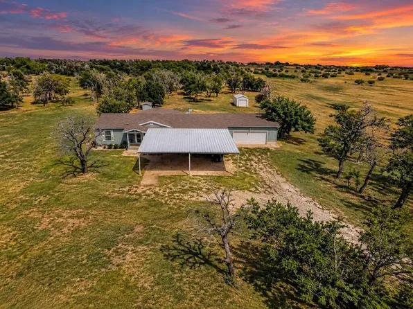 211 Jung Rd, Harper, TX 78631