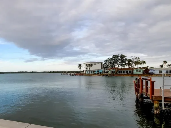 16113 4th St E #32, Saint Petersburg, FL 33708