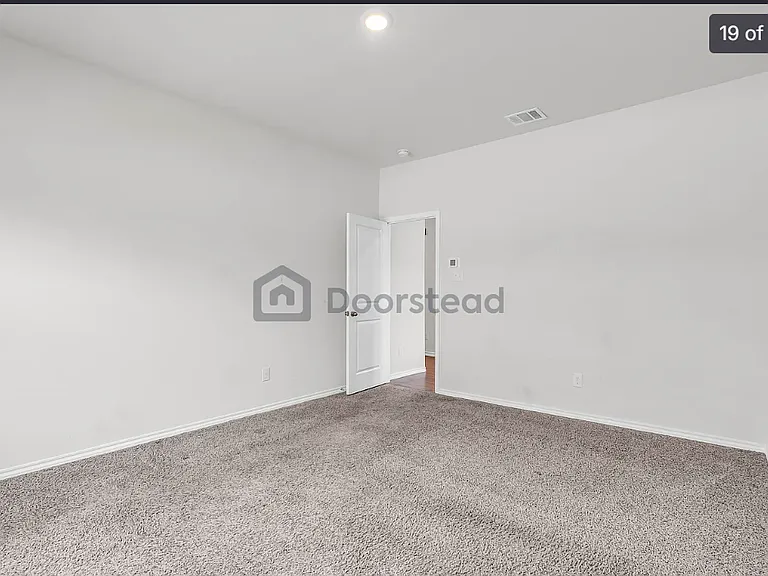 13009 Enclave Pkwy — Photo 5
