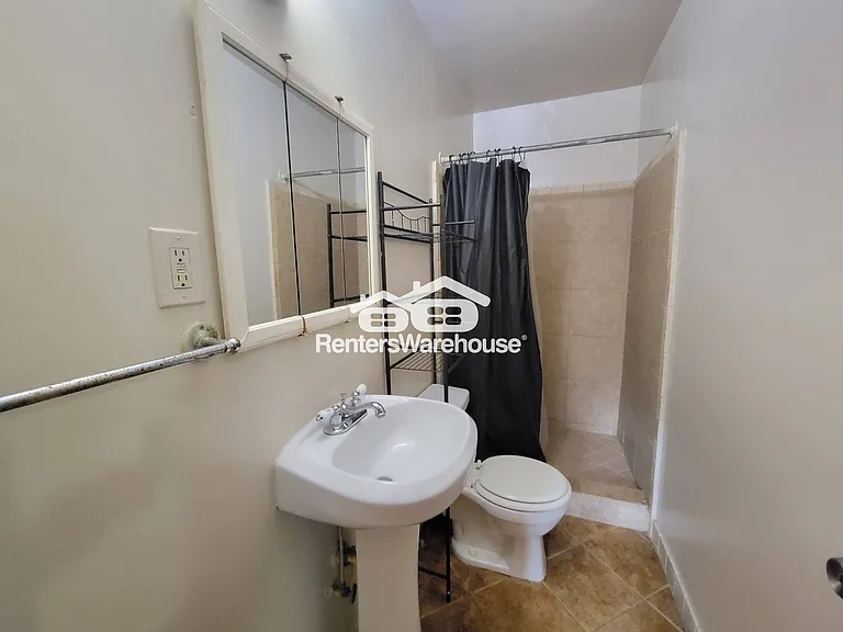 1056 Regent St SW #B — Photo 11