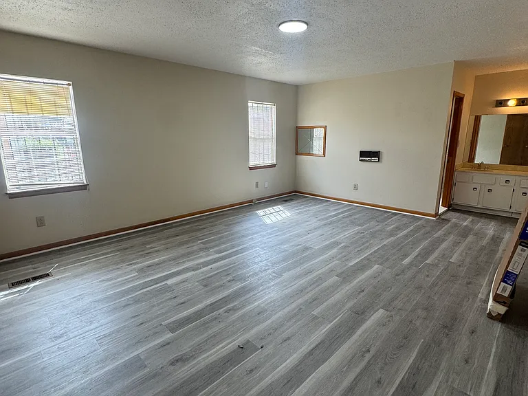 232 S Park Rd SW — Photo 8