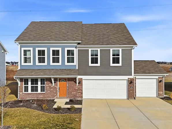 5498 Woods Pointe Dr, McCordsville, IN 46055