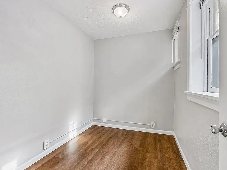 1428 West 10th — Photo 6