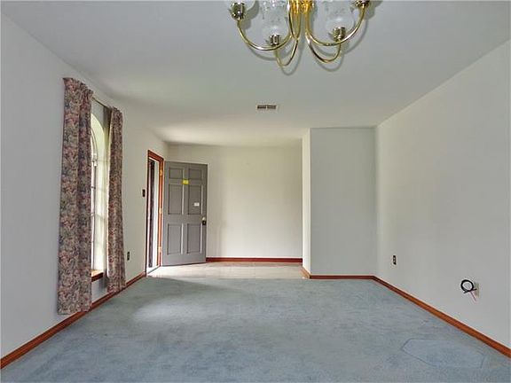 4th image of 2661 Saturn St