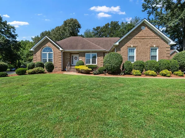637 Willow Bend Cir, Bowling Green, KY 42104