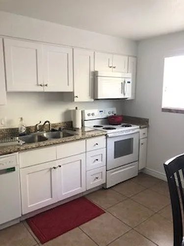 466 E Woodland Ave Photo 1