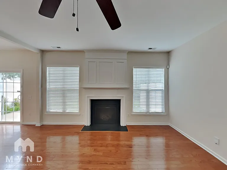 10019 Garrison Watch Ave — Photo 4