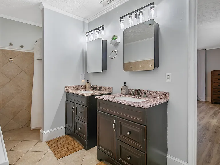 1208 Goodview Ave — Photo 17