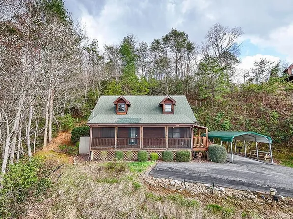 415 Skyview Rd, Whittier, NC 28789