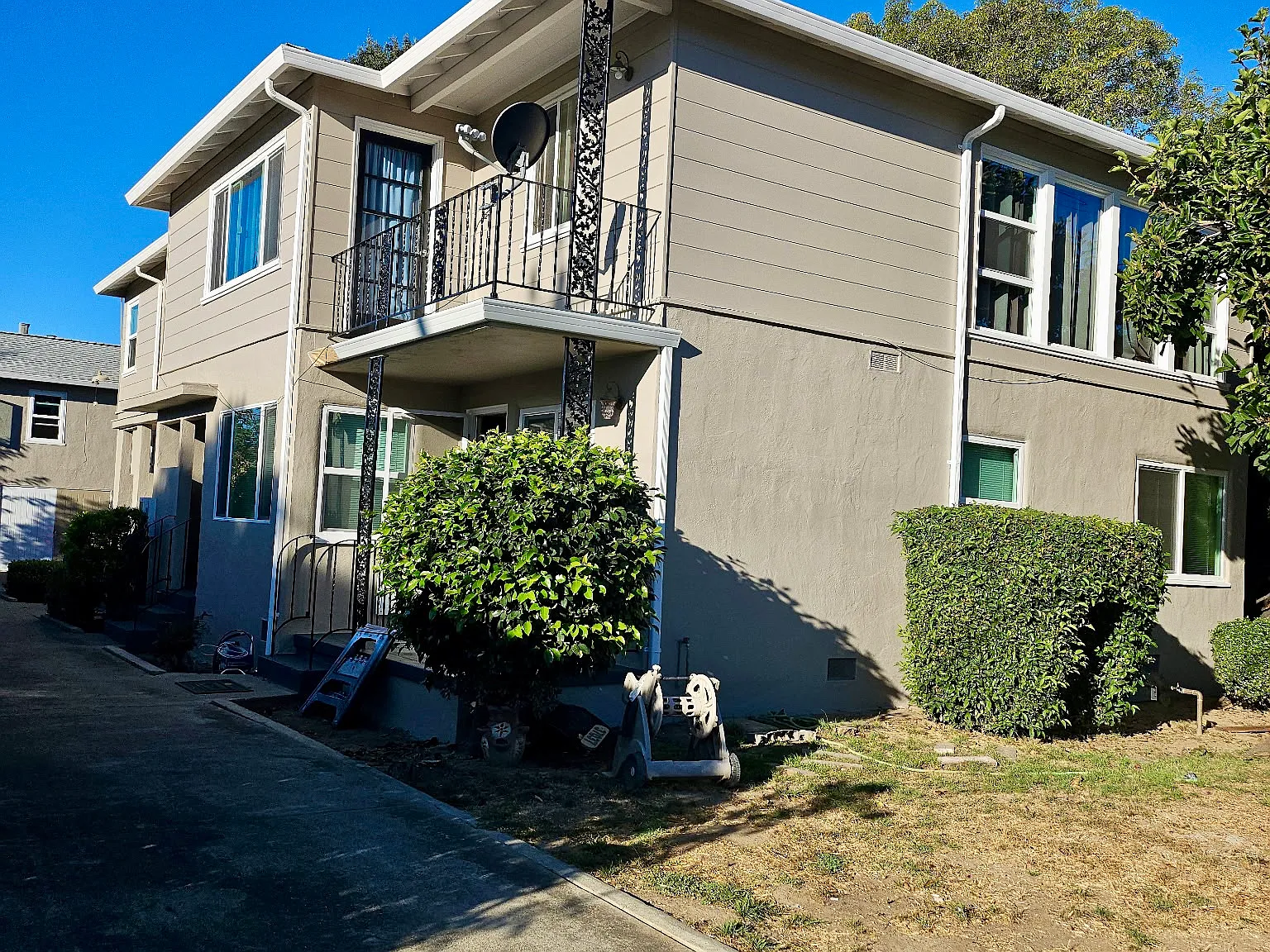 2 bed, $2,700 — Photo 1