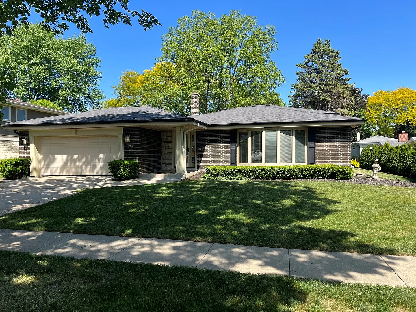 223 S Kaspar Ave photo 1