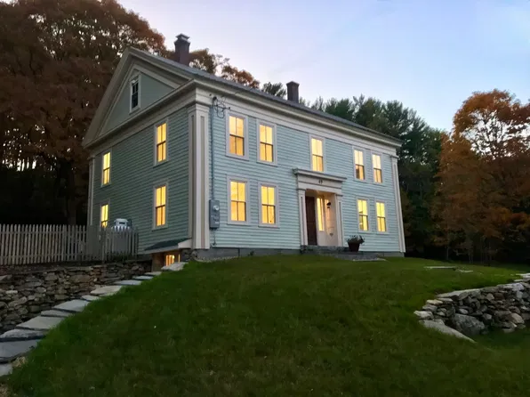 49 Enfield Rd, Pelham, MA 01002
