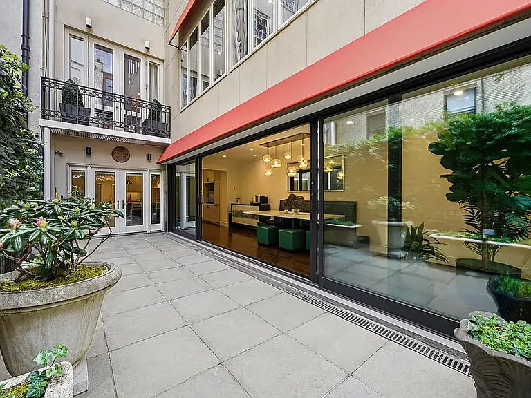 67 E 82nd St #TWNHS — Photo 9
