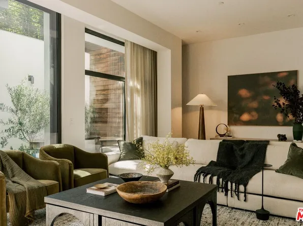 702 N Doheny Dr #Townhouse 25, West Hollywood, CA 90069