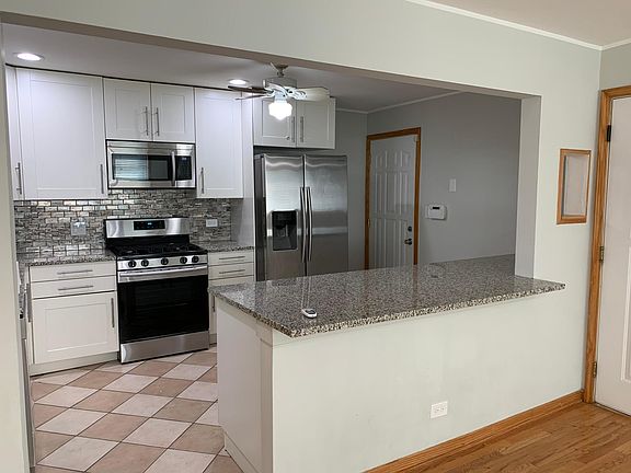 4th image of 10154 Hartford Ct #3H