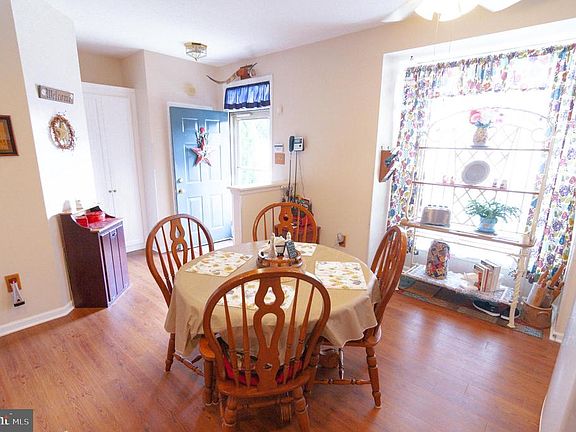 4th image of 417 Amelanchier Ct