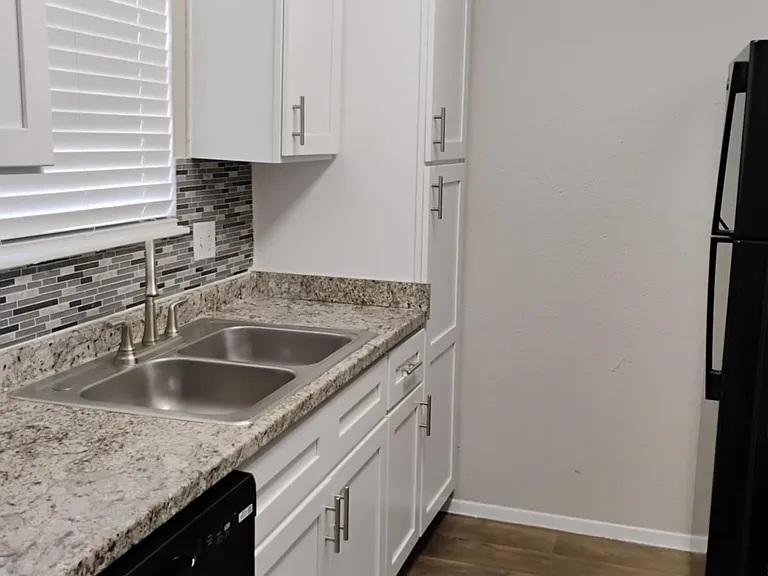 White & Granite kitchen