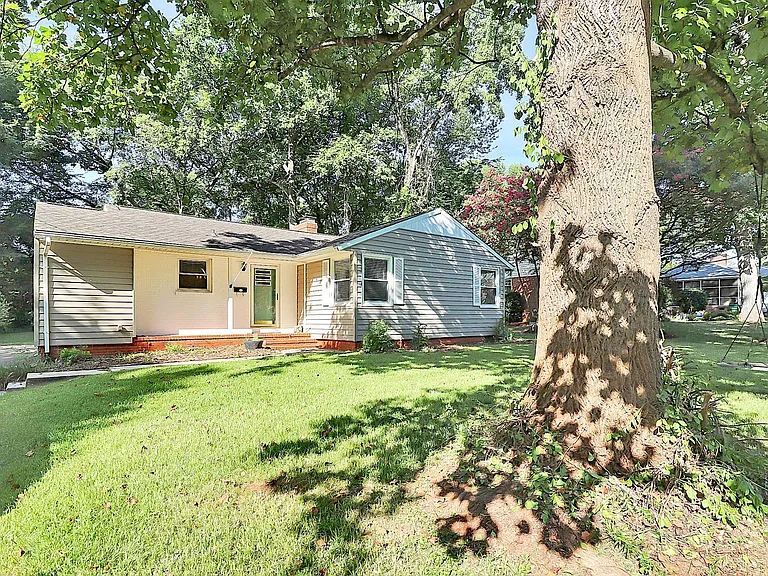 228 Seneca Pl — Photo 3