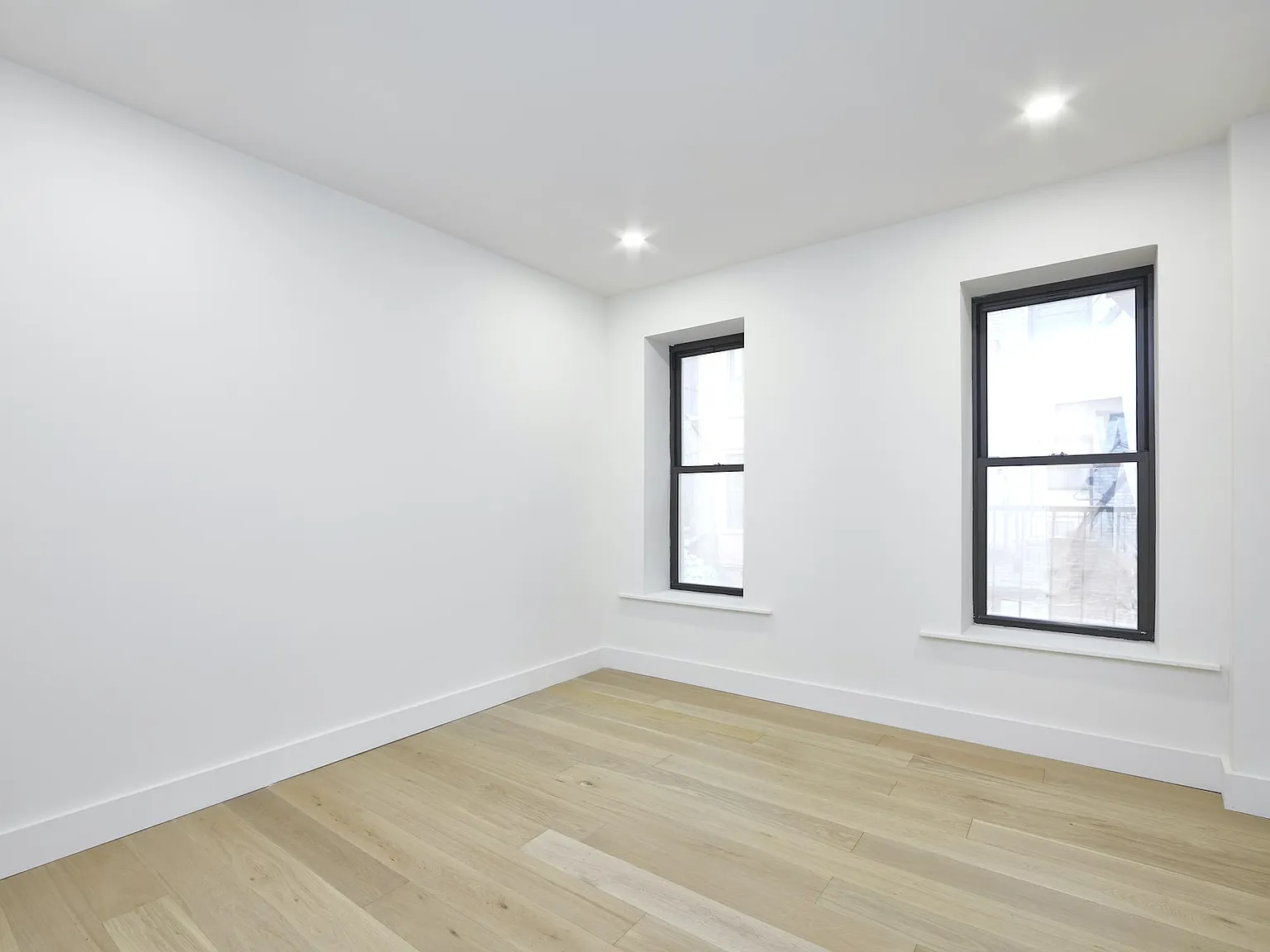 236 West 10th Street — Photo 2