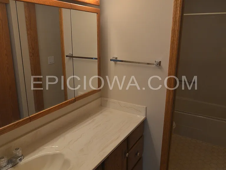 372 Willshire Ct NE — Photo 4