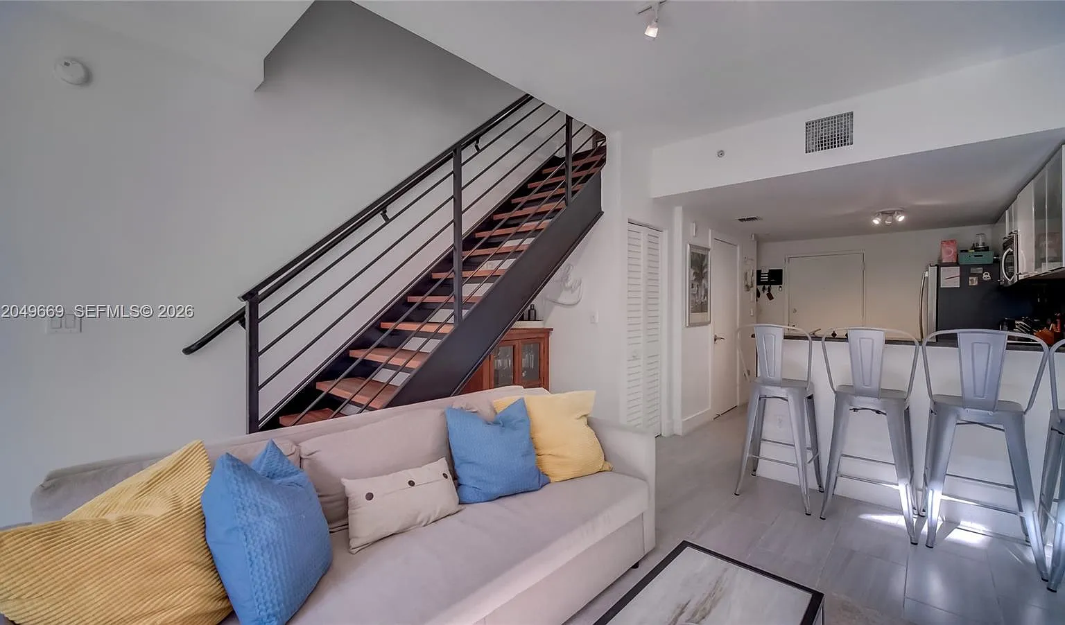 1 bed, 800 sqft, $3,899 — Photo 2