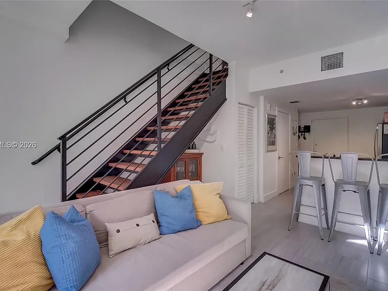 3339 Virginia St #323 — Photo 19