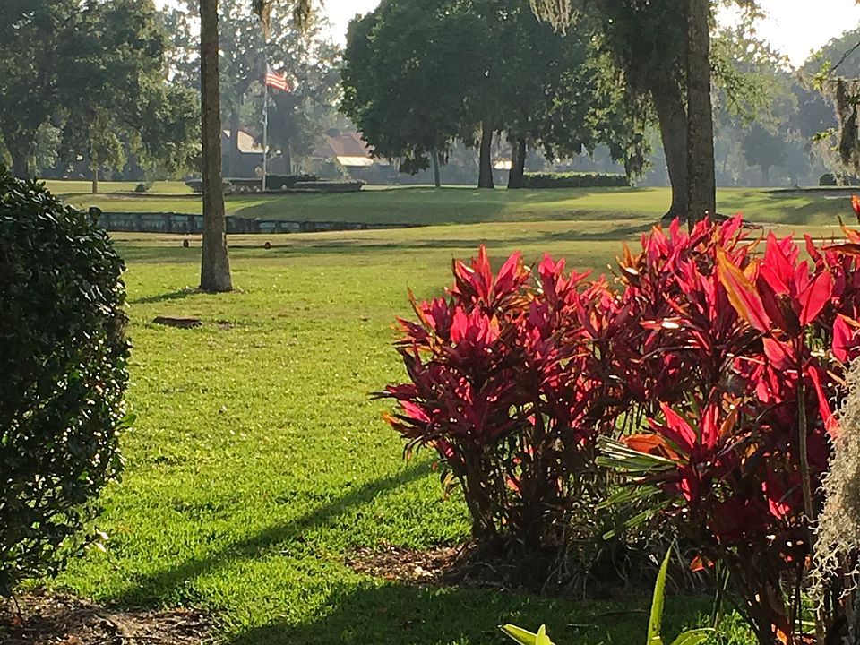 1st image of 585 Country Club Dr