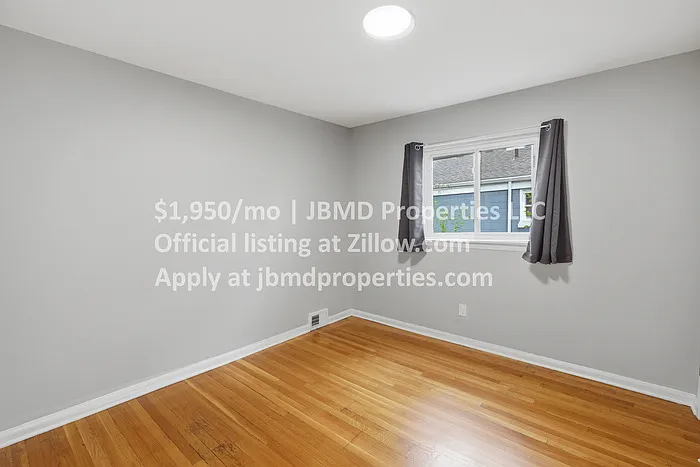 8621 Oak Park Blvd — Photo 12