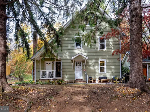 7 Castle Ln, Hopewell, NJ 08525