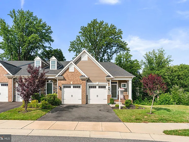 10513 Rossini Ln — Photo 1