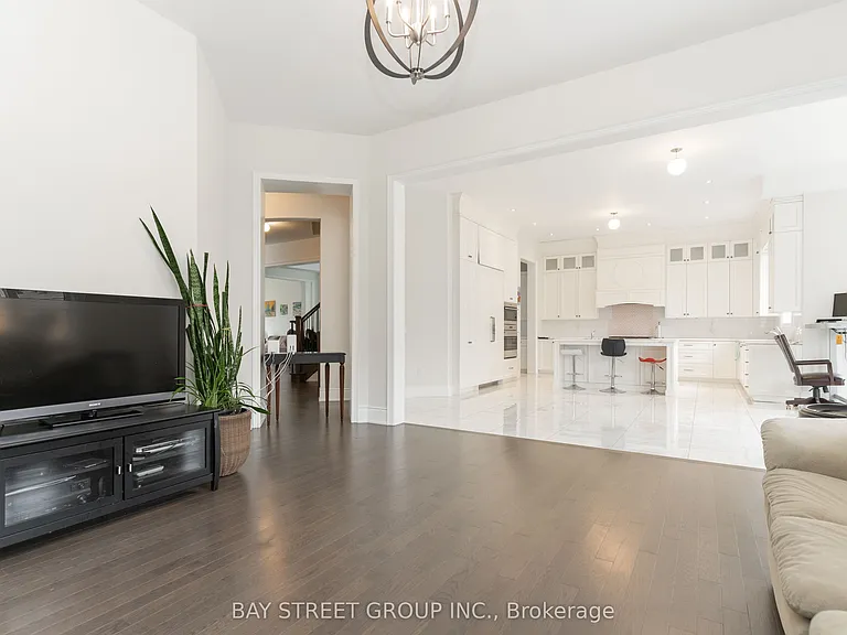 67 Nave St — Photo 10