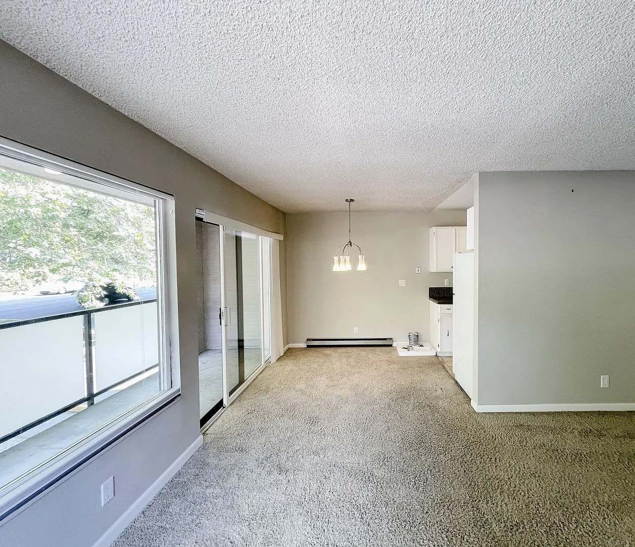 Prime Bellevue Way Location Brookside Condos! — Photo 2