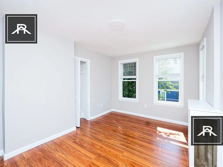17 Saunders St #15 — Photo 8