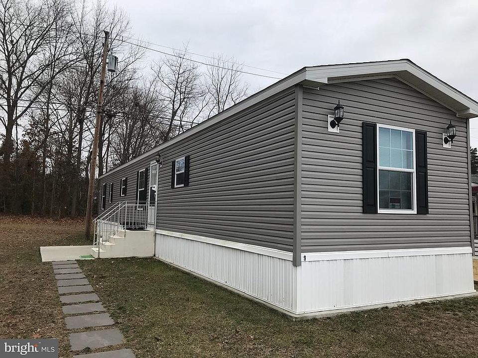 1st image of 9 Starling Ln #9
