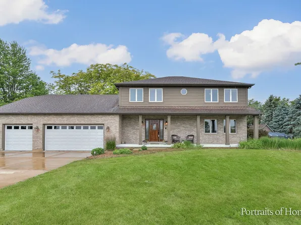 5N730 Prairie Valley Dr, St Charles, IL 60175