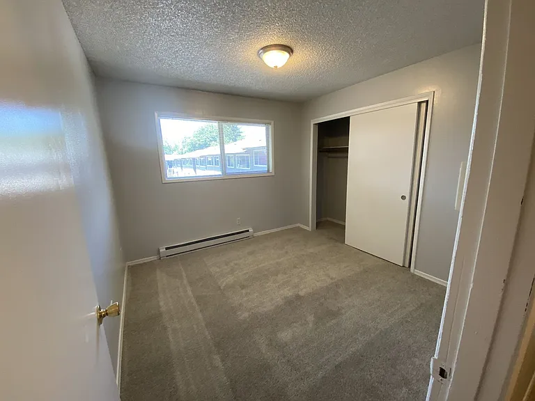 Taylor Place Apartments II — Photo 11