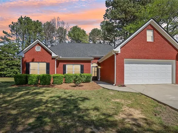 3100 Plantation Run Dr, Loganville, GA 30052