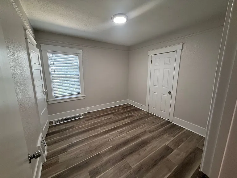 230 Arletta St — Photo 9