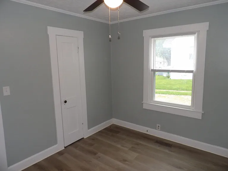 109 Allnutt Dr — Photo 18