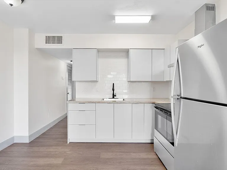1715 N 16th Ave #111 — Photo 42