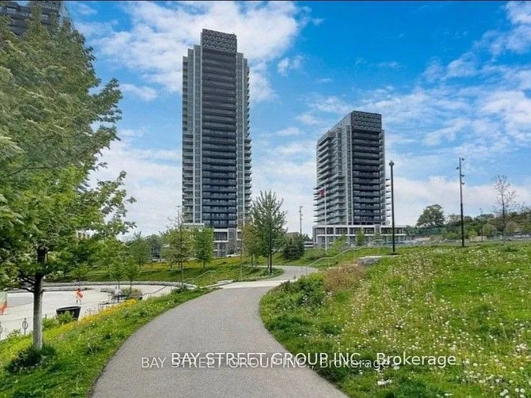 27 McMahon Dr #1512 — Photo 1